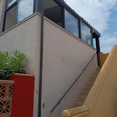 A 200m De La Avec Place De Parking